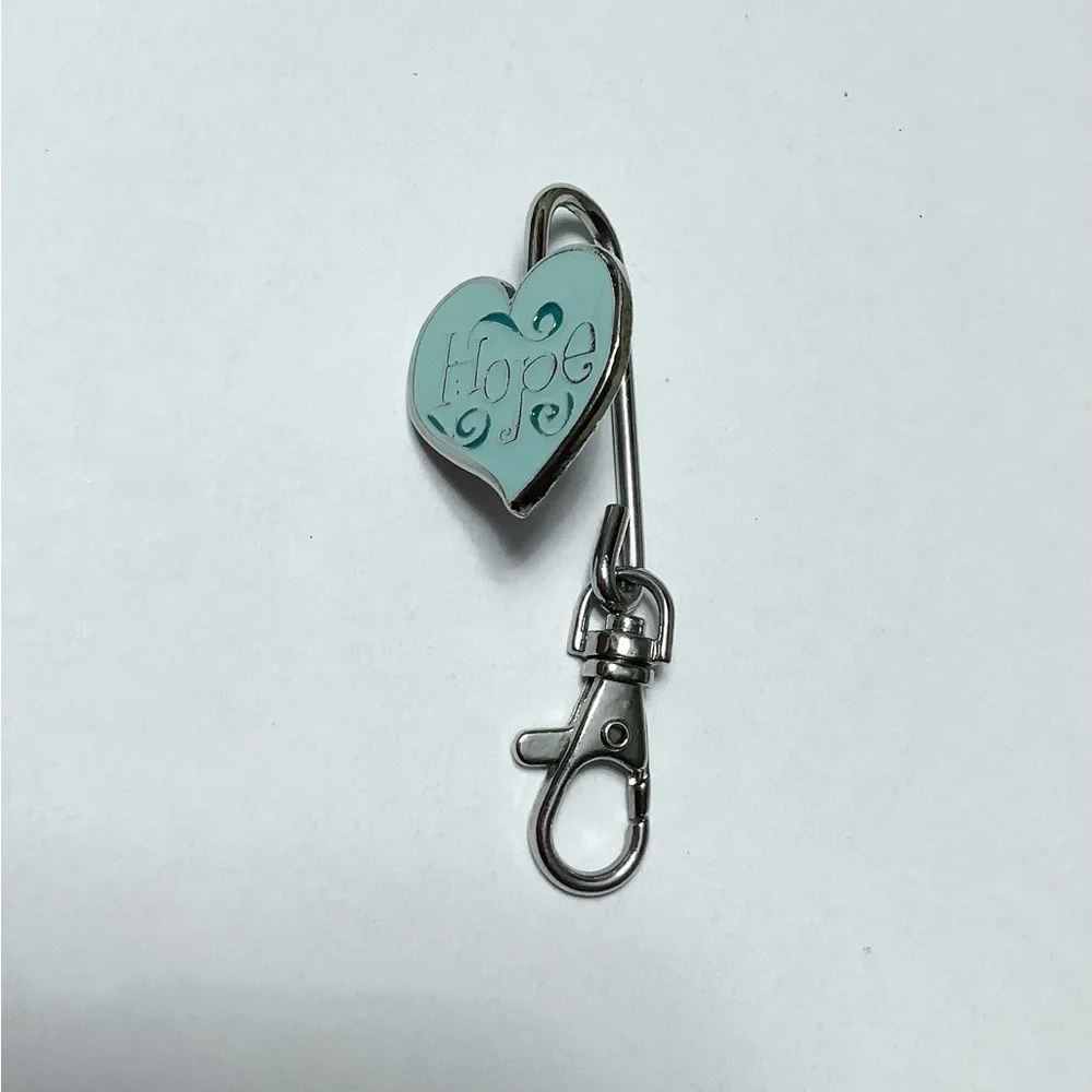 Alexx Inc. Finders Key Purse. Heart - Picture 2 of 5